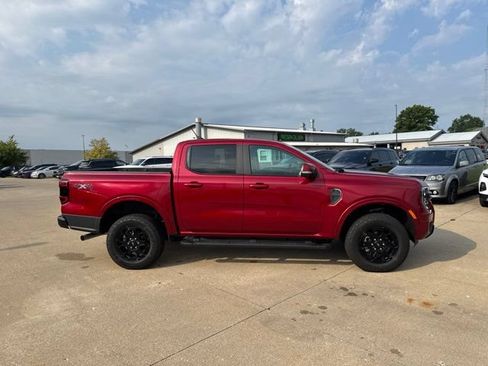 Used 2025 Ford Ranger Lariat w/ Black Appearance Package AWD/4WD image 8