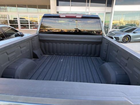 Used 2019 Chevrolet Silverado 1500 Custom Trail Boss w/ Custom Convenience Package image 9