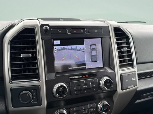 Used 2020 Ford F150 Lariat w/ Equipment Group 502A Luxury AWD/4WD image 17