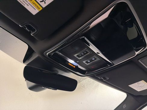 Used 2022 Land Rover Range Rover Sport HSE Silver Edition image 18