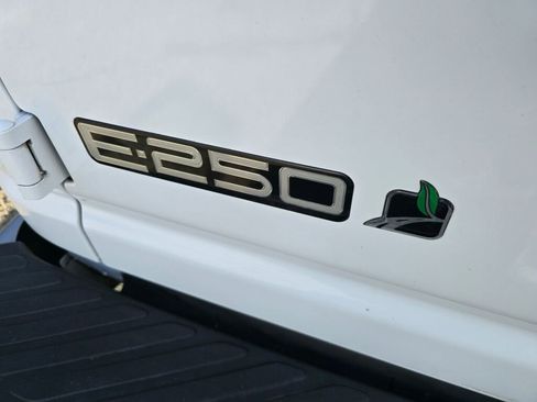 Used 2002 Ford E-250 and Econoline 250 E-250 image 28