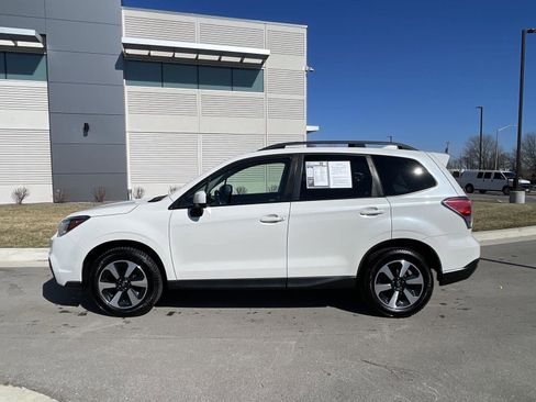 Used 2018 Subaru Forester 2.5i Premium w/ All-Weather Package image 10