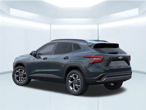 New 2026 Chevrolet Trax LT w/ Sunroof Package image 4