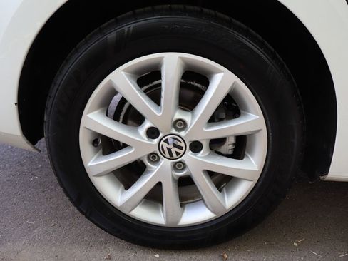 Used 2015 Volkswagen Jetta SE image 42