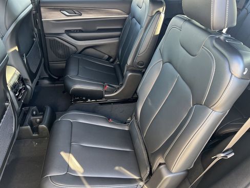 New 2025 Jeep Grand Cherokee L Limited AWD/4WD image 24