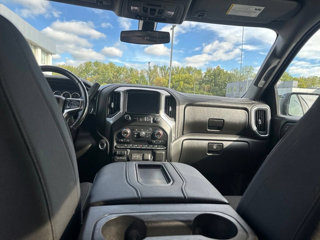 Used 2019 Chevrolet Silverado 1500 RST AWD/4WD image 40