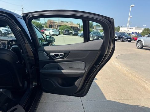 Used 2019 Volvo S60 T6 R-Design AWD/4WD image 30