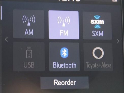 Used 2022 Toyota Camry XLE w/ Navigation Upgrade Package image 38