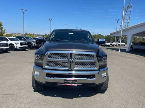 Used 2015 RAM 2500 Laramie w/ Convenience Group AWD/4WD image 4