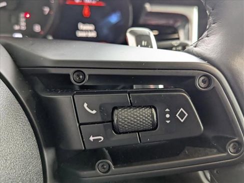 Used 2023 Porsche Macan Turbo image 16