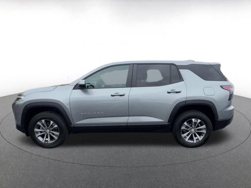 Used 2025 Chevrolet Equinox LT FWD image 8