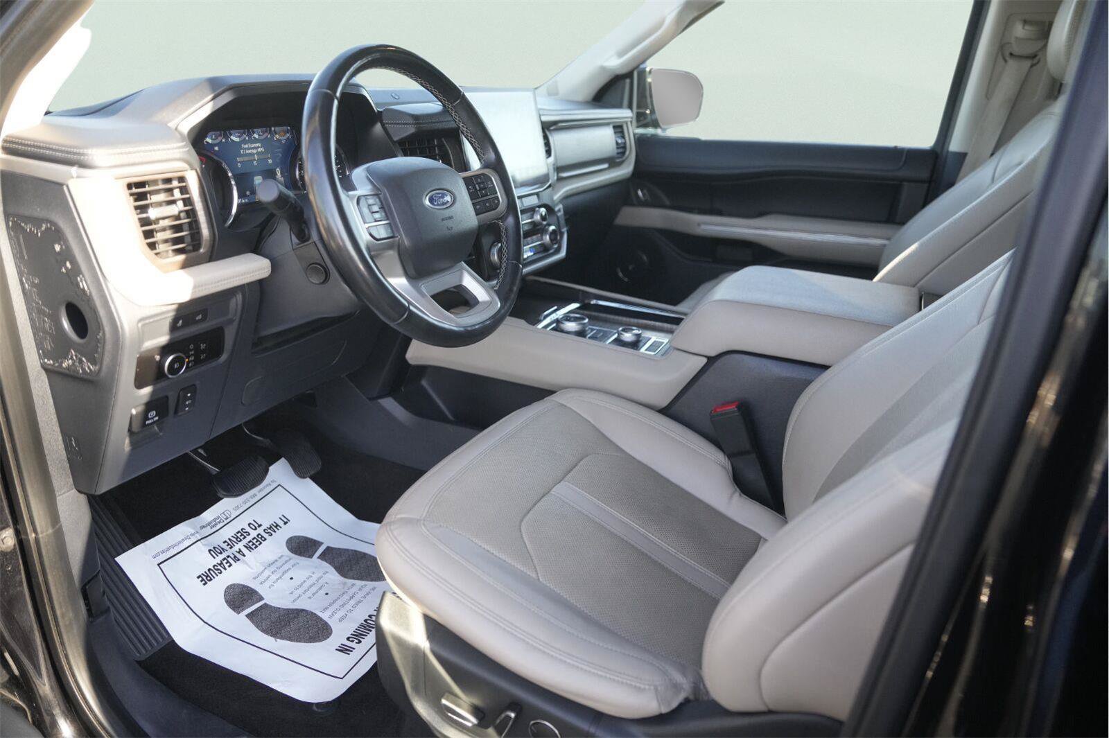 Used 2023 Ford Expedition Limited AWD/4WD image 8