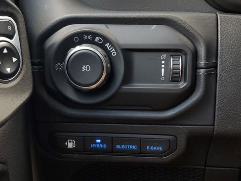 Used 2024 Jeep Wrangler High Altitude AWD/4WD image 32