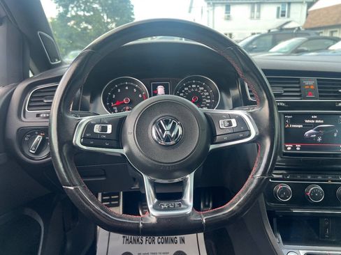 Used 2017 Volkswagen GTI SE FWD image 21