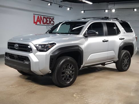 Used 2025 Toyota 4Runner SR5 AWD/4WD image 3