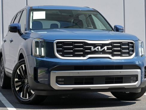Used 2023 Kia Telluride SX AWD/4WD image 2