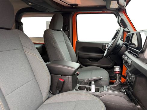 Used 2025 Jeep Wrangler Sport image 15