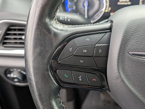 Used 2019 Chrysler Pacifica Touring Plus w/ Advanced Safetytec Group image 22