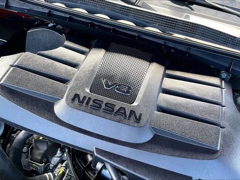 Used 2021 Nissan Titan SV w/ SV Convenience Package AWD/4WD image 31