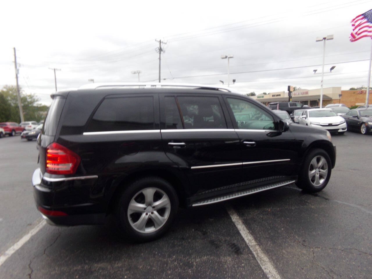 Used 2010 Mercedes-Benz GL 450 4MATIC w/ Premium 1 Pkg image 4