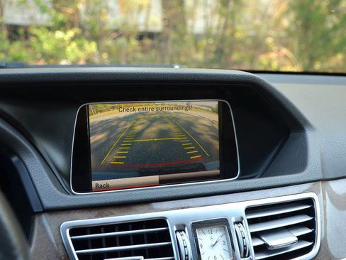 Used 2014 Mercedes-Benz E 350 Sedan image 20