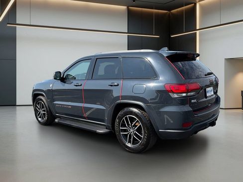 Used 2018 Jeep Grand Cherokee Trailhawk w/ Trailhawk Luxury Group AWD/4WD image 3