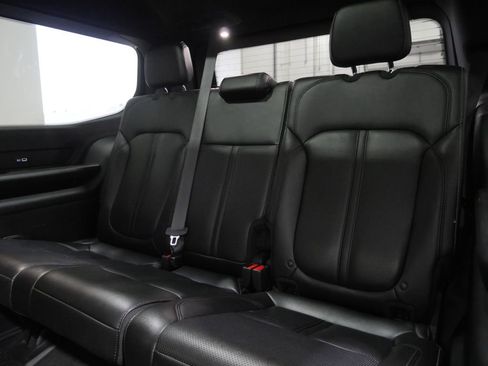 Used 2023 Jeep Wagoneer Series II AWD/4WD image 23