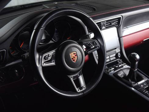 Used 2018 Porsche 911 Carrera S RWD image 14