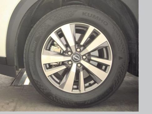 Certified 2025 Nissan Pathfinder SL AWD/4WD image 7