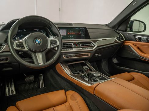 Used 2022 BMW X5 xDrive40i w/ M Sport Package AWD/4WD image 29