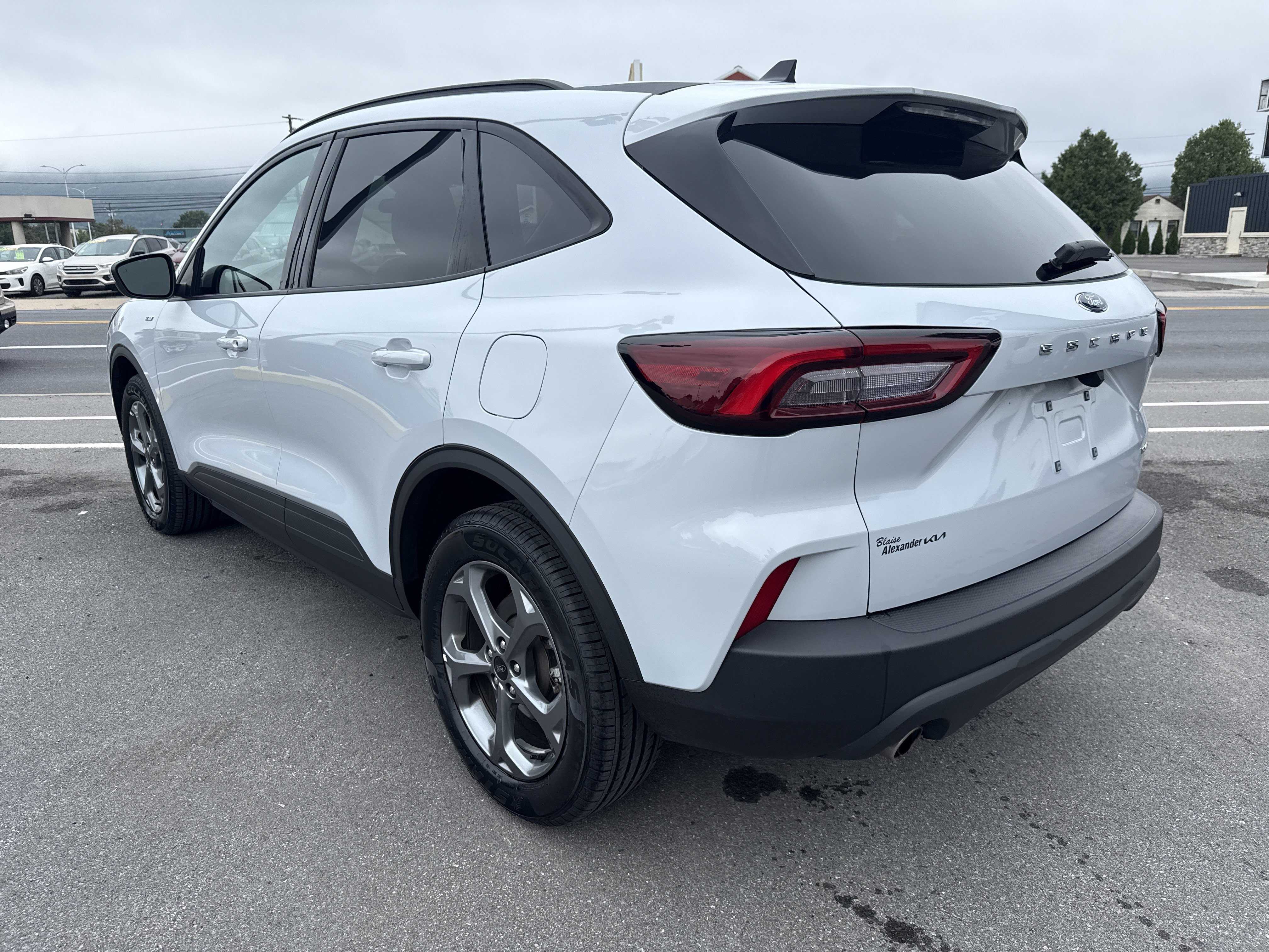 Used 2025 Ford Escape ST-Line Select AWD/4WD image 6