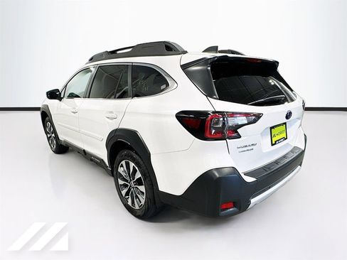 Used 2023 Subaru Outback Limited AWD/4WD image 7