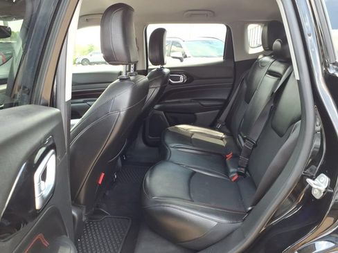 Used 2022 Jeep Compass Trailhawk w/ Trailhawk Convenience Group AWD/4WD image 5