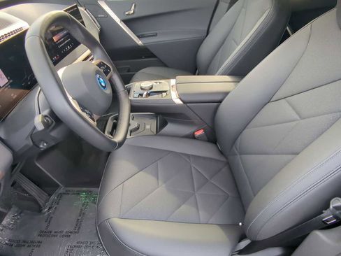 Used 2025 BMW iX xDrive50 image 10