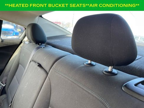 Used 2017 Chevrolet Cruze LT w/ Convenience Package image 4