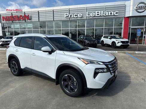 Used 2024 Nissan Rogue SV w/ SV Premium Package AWD/4WD image 1