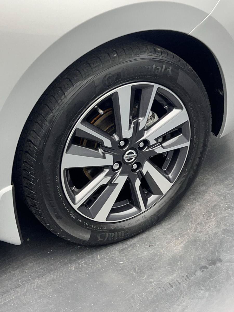 Used 2020 Nissan Versa SV FWD image 14