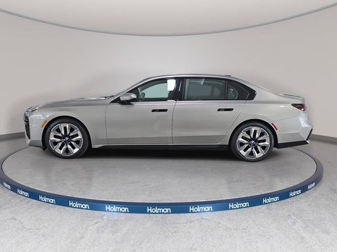 Used 2026 BMW 740i w/ Executive Package RWD image 11