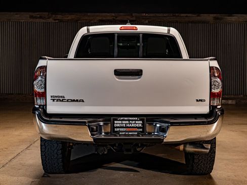 Used 2015 Toyota Tacoma 4x4 Access Cab V6 w/ TRD Off-Road Package image 7