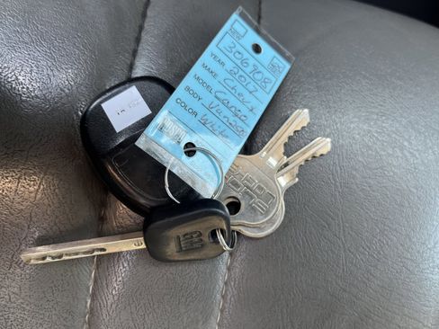 Used 2017 Chevrolet Express 2500 image 23