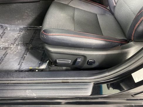 Used 2017 Toyota Camry SE image 8