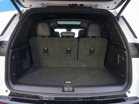 Certified 2025 Chevrolet Traverse High Country image 34