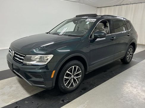Used 2019 Volkswagen Tiguan SE w/ Panoramic Sunroof Package image 5