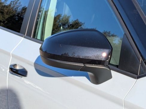 New 2026 Volkswagen Taos SE FWD image 10