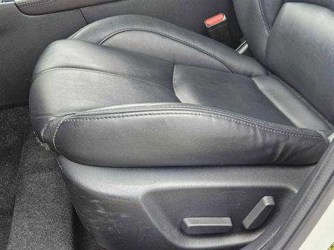 Used 2018 MAZDA MAZDA3 Touring image 23