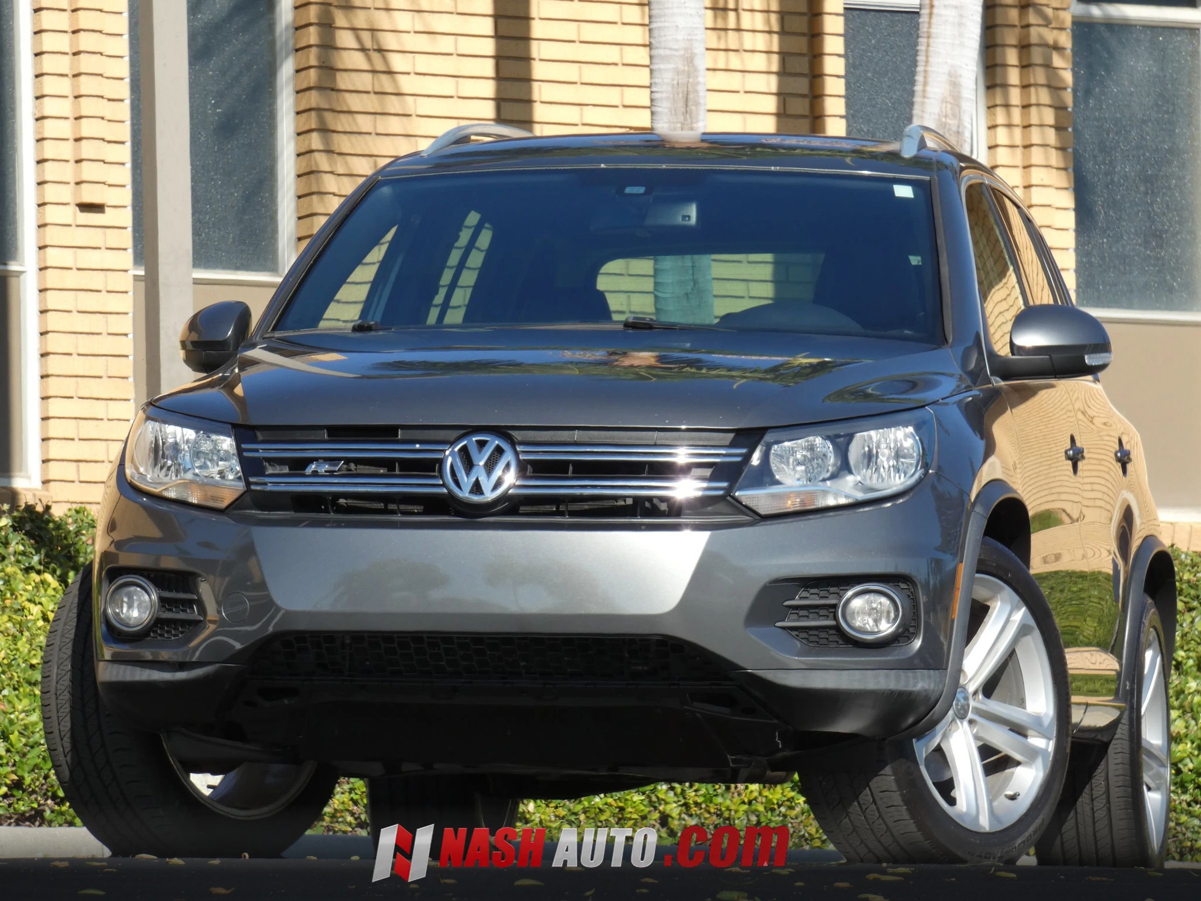Used 2016 Volkswagen Tiguan R-Line FWD image 2