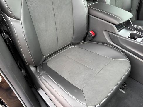 New 2026 Jeep Grand Cherokee Altitude AWD/4WD image 18