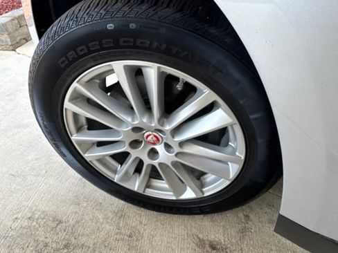 Used 2017 Jaguar F-PACE Prestige AWD/4WD image 35