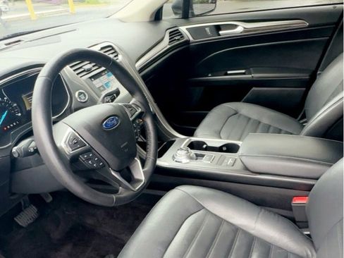 Used 2017 Ford Fusion Energi SE FWD image 7