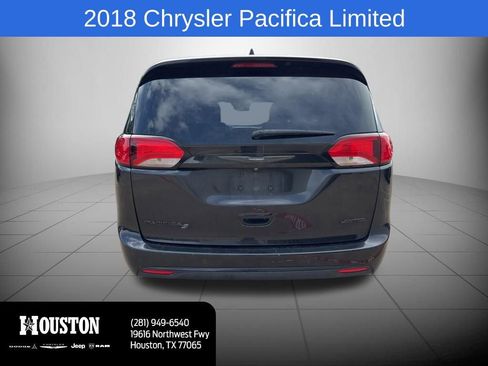 Used 2018 Chrysler Pacifica Limited w/ Advanced Safetytec Group FWD image 6